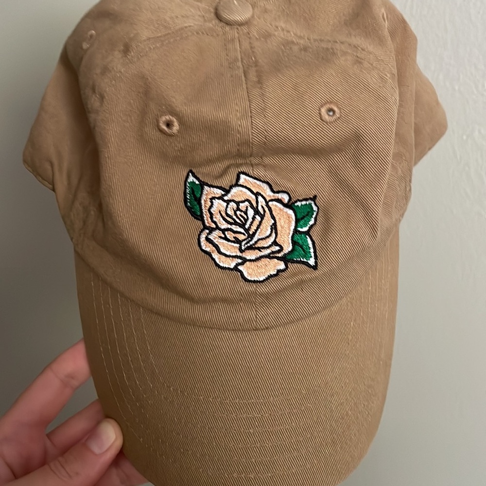 Rose hat - Picture 2 of 3